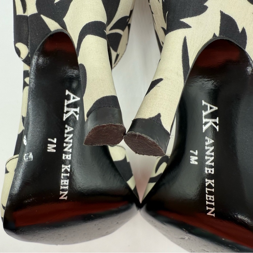 Anne Klein Peep Toe Rosette Heels Black Cream Floral Elegant Pumps Size 7 - Picture 13 of 16